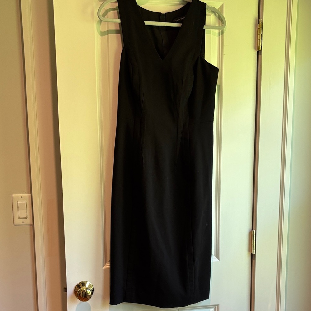 Banana Republic Black V-Neck Midi Sheath Dress - size 8